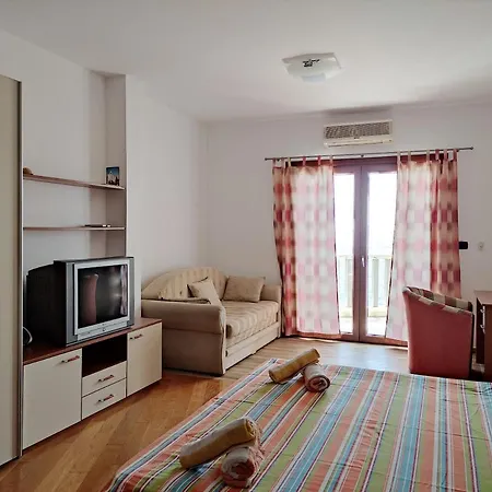 Apartments Altea Рафаїловичі Екстер'єр фото